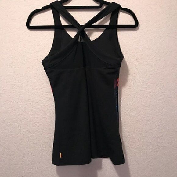 NWOT.Lucy workout multicolor top, build in bra. - Picture 7 of 9